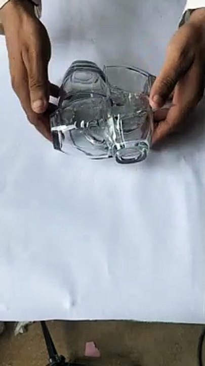 Tea cups trick.