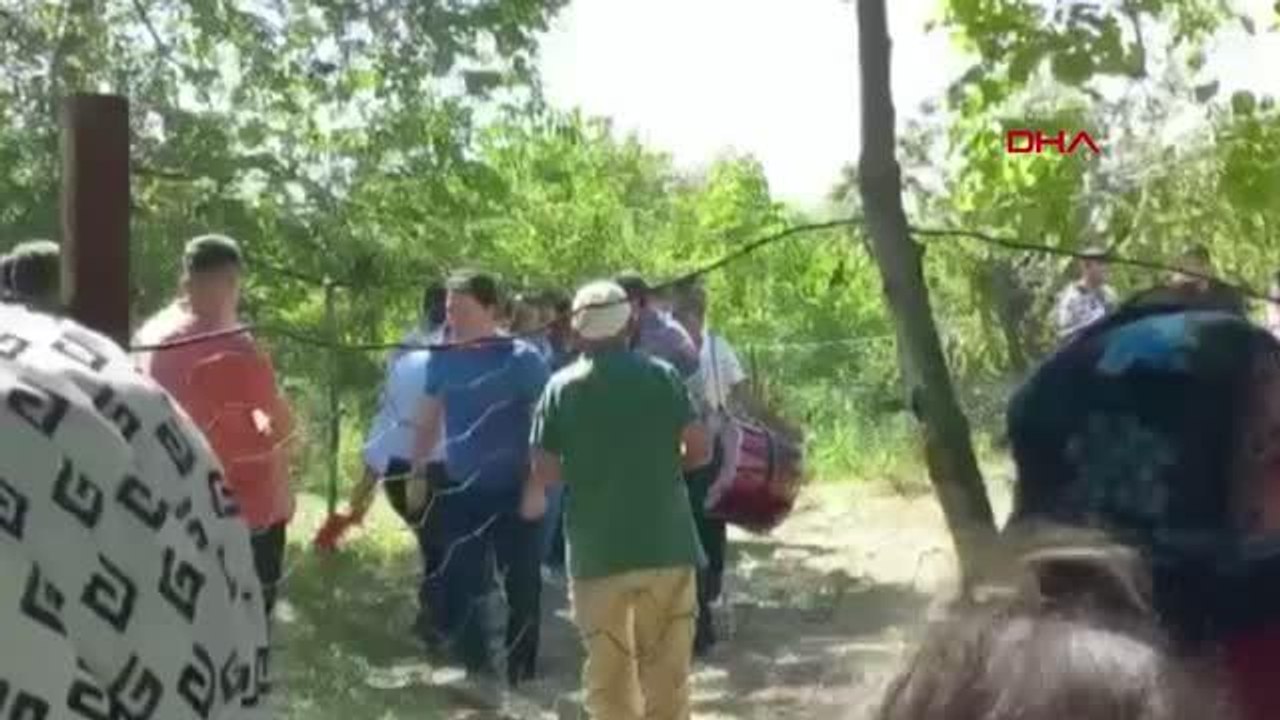 Halay çekerken kalp krizi geçiren adam, hayatını kaybetti