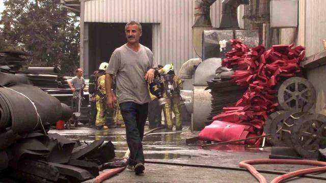 Son dakika haberi! Tuzla'da kauçuk fabrikasında çıkan yangın söndürüldü