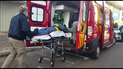 Motociclista fica ferido em acidente no Centro de Cascavel