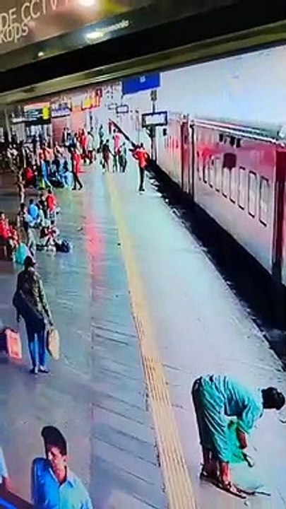 RPF : महिला कांस्टेबल किया ऐसा कि सभी ने की वाहवाही .....!!!