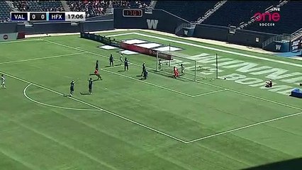 Foot : La boulette du footballeur William Akio