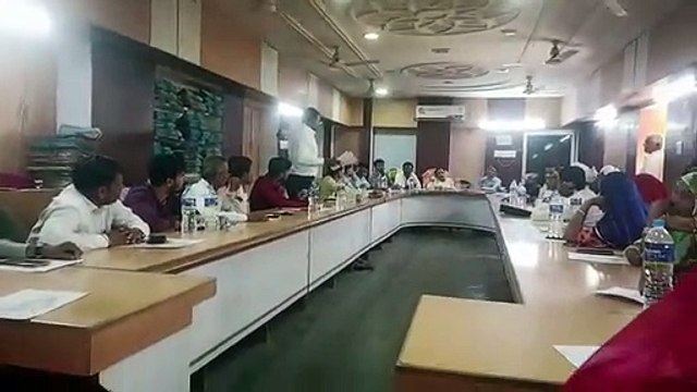 पार्षद को पालिकाध्यक्ष बोले जूता मारुंगा, पार्षद बोला फर्जी पट्टे निरस्त नहीं हुए तो आत्मदाह कर लूंगा