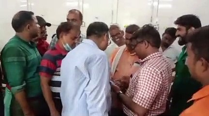 सांप ने रेलकर्मी को काटा, डिब्बे में बंद कर अस्पताल पहुंचा और मचा हड़कंप...