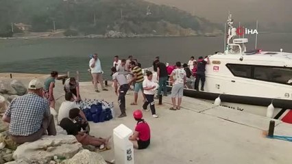 Datça'daki orman yangınında vatandaşlar güvenli bölgelere sevk ediliyor