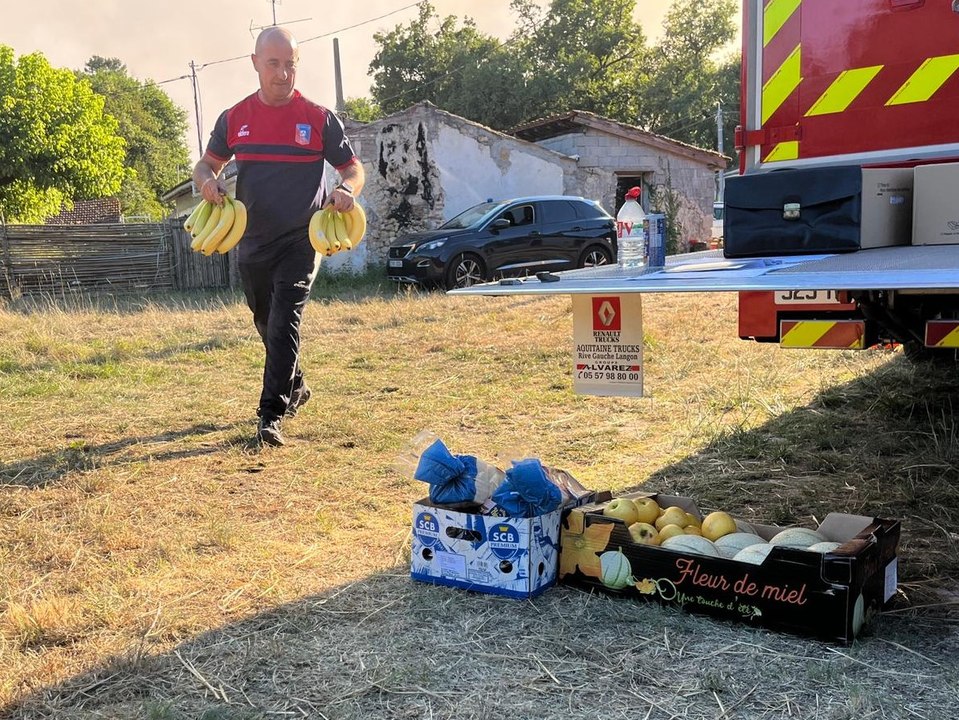 Incendie en Gironde : à Landiras, la population solidaire des pompiers