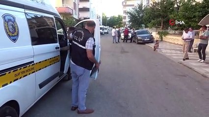 Kardeşinin silahını incelerken kazara kendini vuran teğmen yaralandı