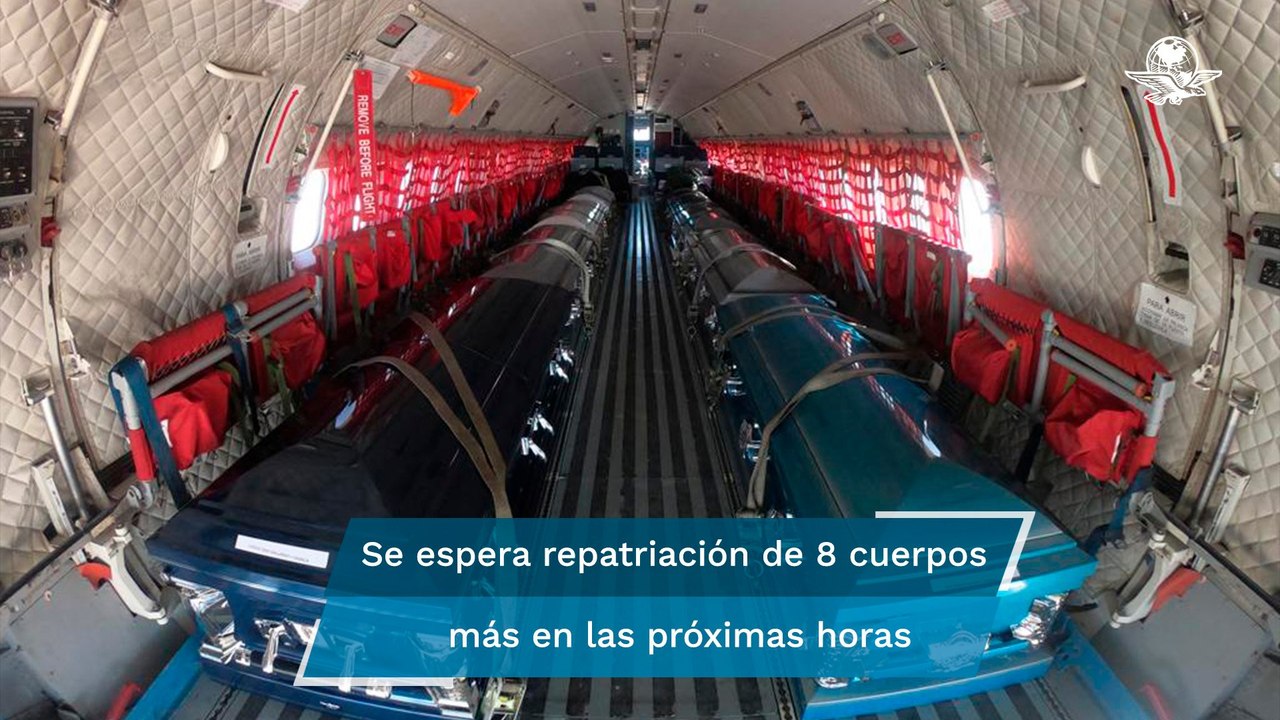 Cuerpos de 8 migrantes mexicanos fallecidos en tráiler abandonado en Texas llegan a México
