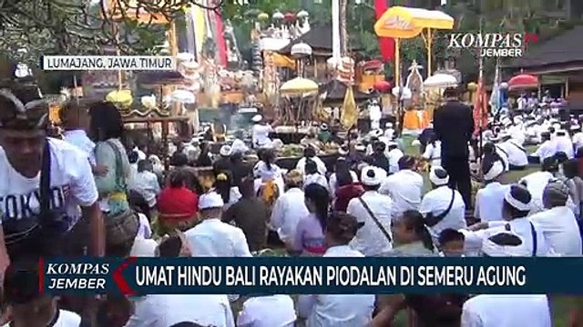 Umat Hindu Bali Rayakan Piodalan di Pura Mandara Giri Semeru Agung