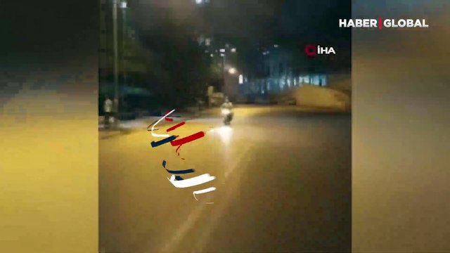 Motosiklet sürücüsünün tehlikeli şovu kazayla sonuçlandı