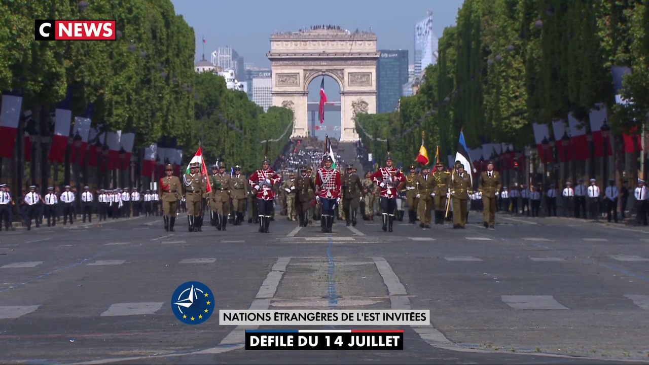 Défilé des nations étrangères invitées de l'Europe de l'Est pour le 14-Juillet 2022
