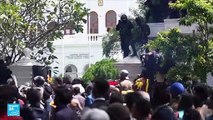 المتظاهرون يقتحمون مقر رئيس وزراء سريلانكا