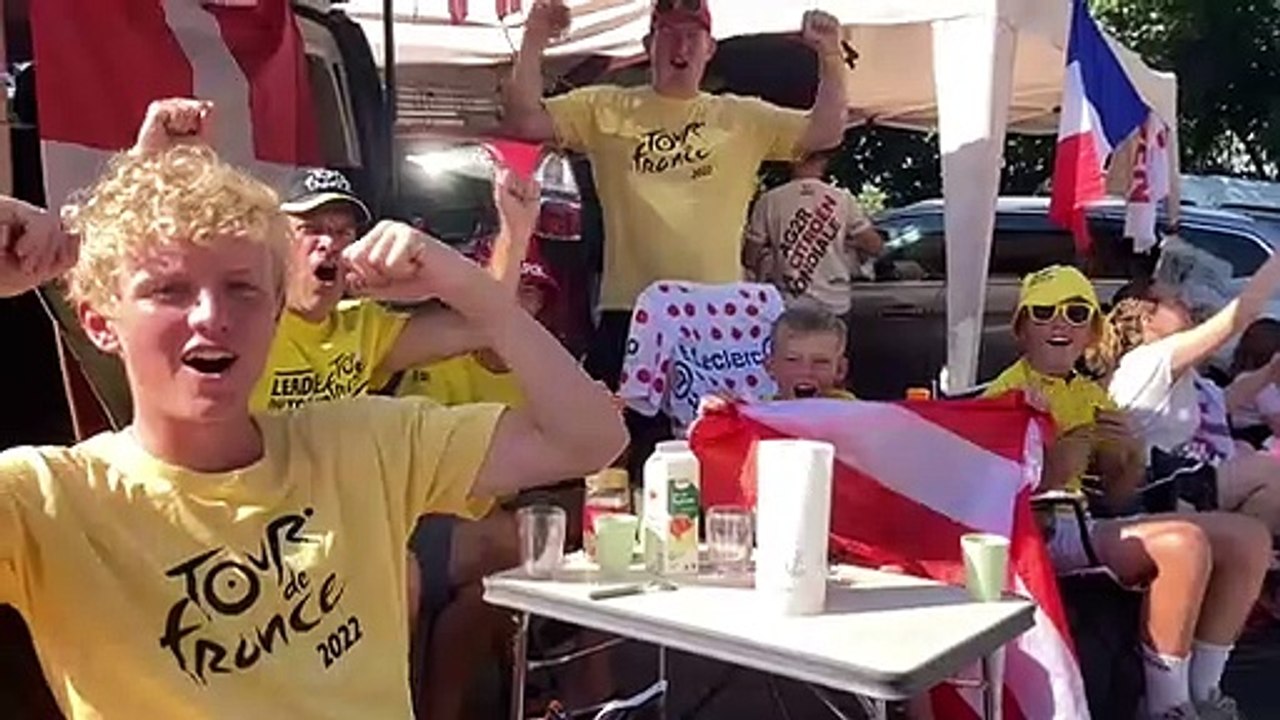 Tour de France : les Danois encouragent déjà Jonas Vingegaard dans la montée de L'Alpe-d'Huez