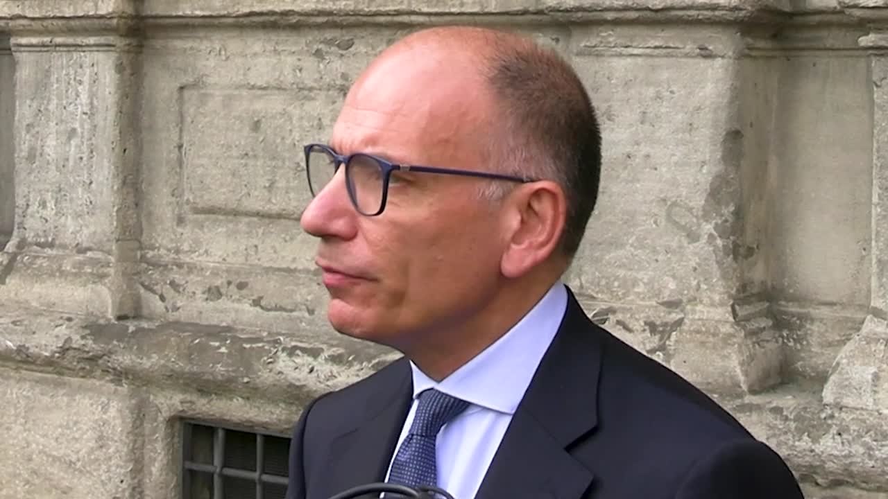 Governo, Letta: "Avanti con Draghi, altrimenti parola agli italiani"