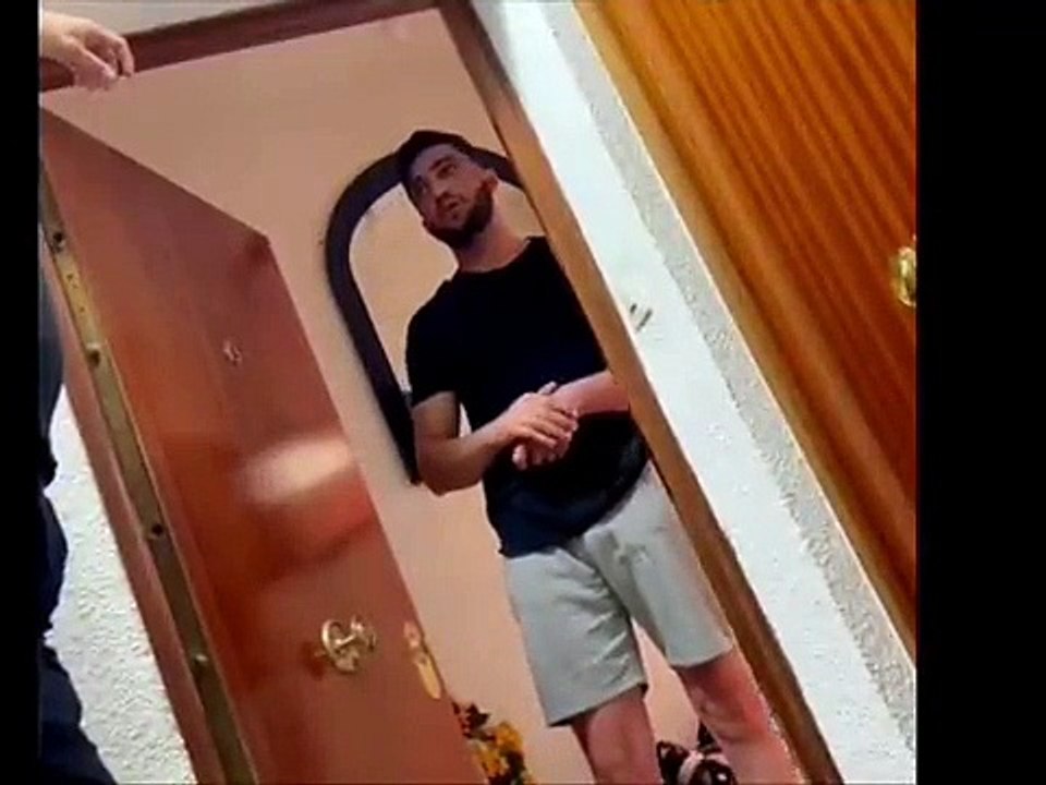 La tremenda caradura de los "son sus costumbres okupas"; además de ladrones se ponen chulitos