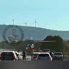 İzmir Çeşme Otoyolu'na helikopter indi!