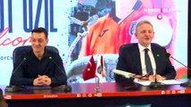 Mesut Özil Başakşehir'de: Tek hedefim futbol oynamak