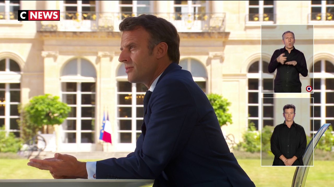 Emmanuel Macron : «La France a les moyens d’aider l’Ukraine en l’équipant, de se protéger, et d’aider ses alliés comme nous le faisons en Roumanie»
