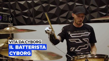 La protesi che ha salvato il talento di questo  batterista