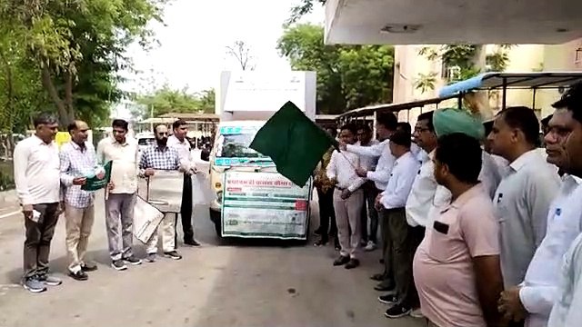 This time nine crops were notified in the district under the crop insurance scheme, six chariots were dispatched for publicity.