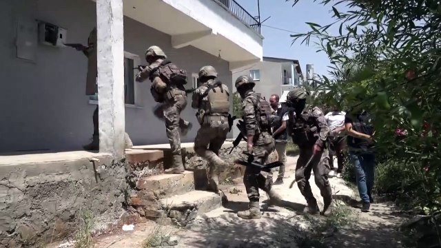 Van'da göçmen kaçakçılığı operasyonu! 23 düzensiz göçmen yakalandı