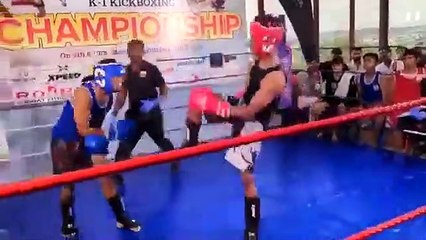 பதற வைக்கும் வீடியோ... முகத்தில் ஒரே குத்து - சுருண்டு விழுந்த குத்துச்சண்டை வீரர்! - வீடியோ