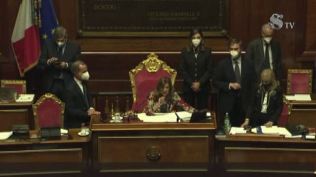 Dl Aiuti, passa la fiducia al Senato, ma il M5S non partecipa