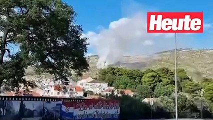 Flammen lodern in kroatischem Ferien-Hotspot Dubrovnik