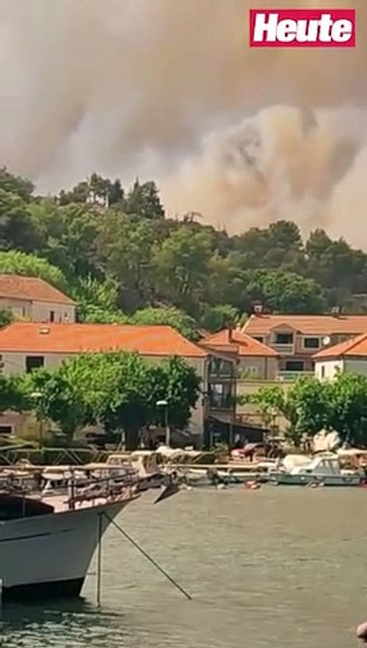Feuer-Hölle – Kroatischer Urlaubsort geht in Flammen auf