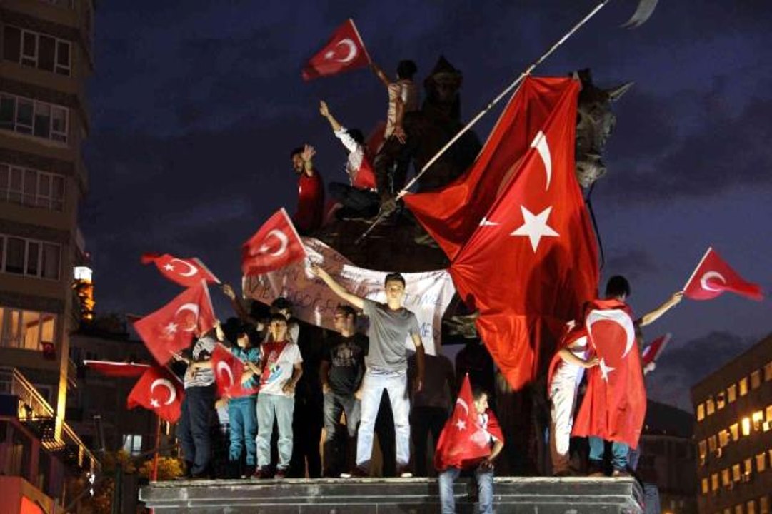 Ak Parti Bursa İl Başkanı Davut Gürkan darbe gecesini anlattı