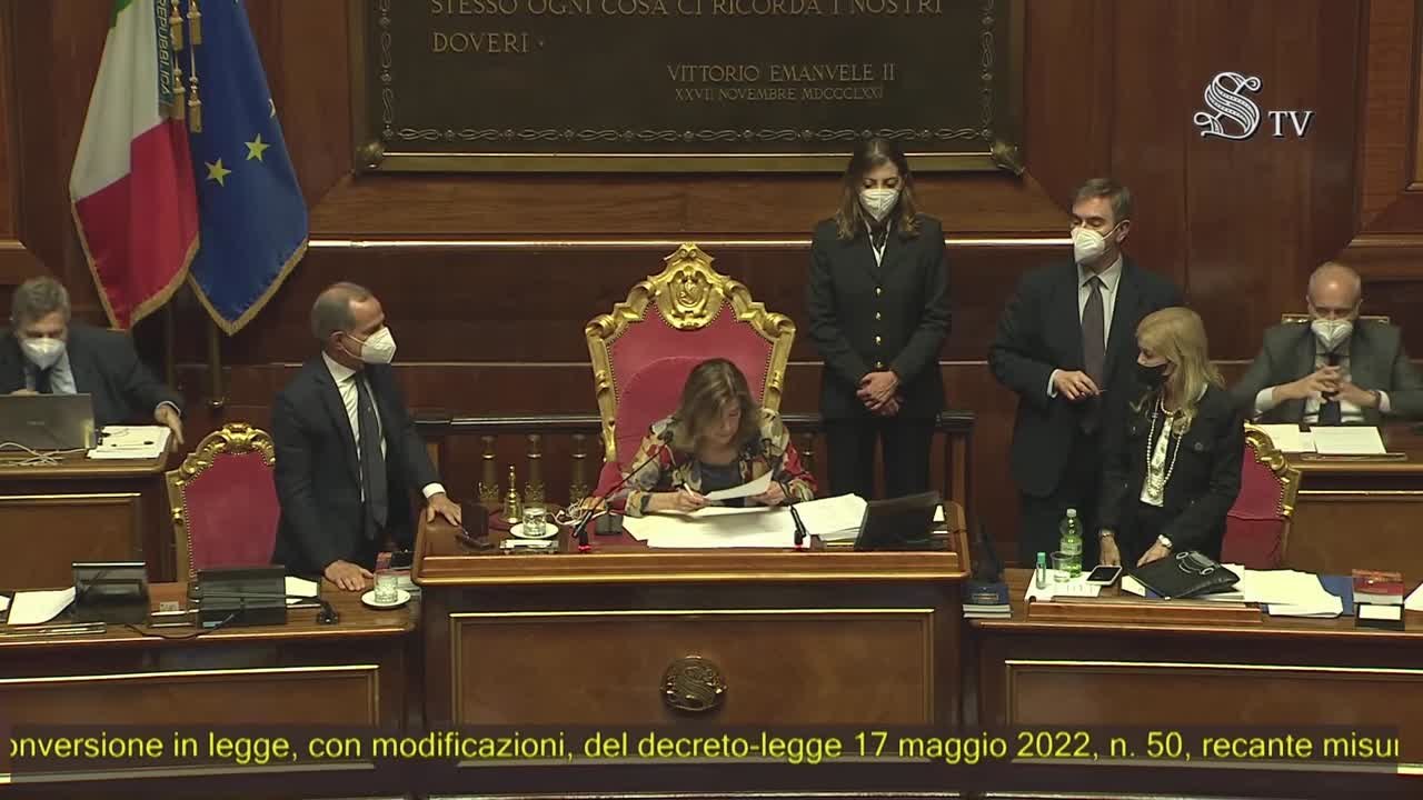 Dl Aiuti, il Senato conferma la fiducia al governo. Il M5s non vota