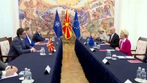 Von der Leyen al parlamento macedone: 'Vi vogliamo in Europa' ma la platea è divisa