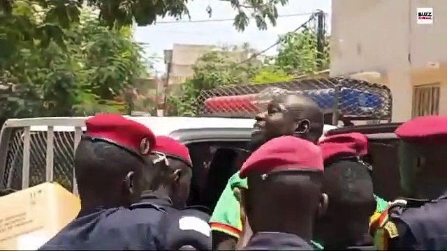 CENTRE MÉDICAL DU CAMP PÉNAL Film de l'arrestation de Karim Xrum Xax