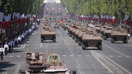 Macron preside el tradicional desfile militar en París marcado por Ucrania