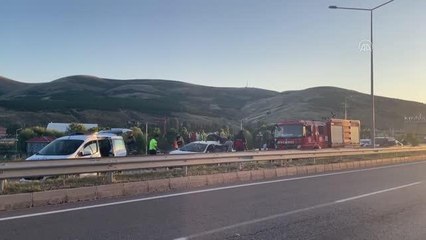 Son dakika haberi | İki otomobilin çarpıştığı kazada 5 kişi yaralandı