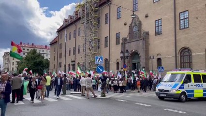 ناج من إعدامات 1988 في إيران يعلق على حكم المؤبد لحميد نوري