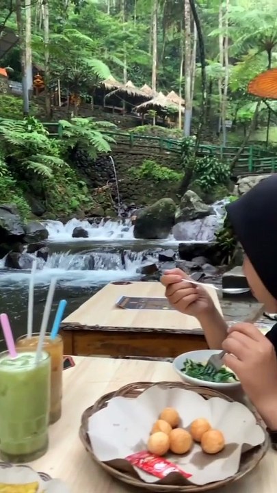 pemandangan indah traveling