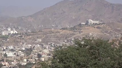 وزير يمني يحذر: الحوثيون يستعدون لتصعيد جديد