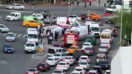 Hasta taşıyan ambulans kaza yaptı