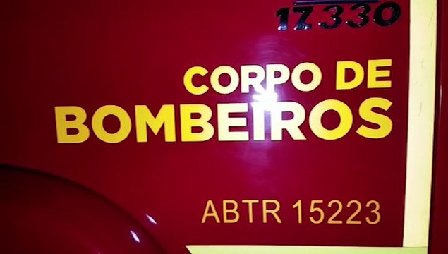 Corpo de Bombeiros é acionado para apagar incêndio em vegetação