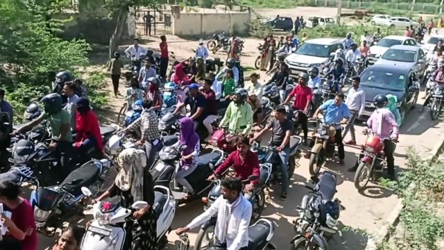 पंडित या तो मंदिर छोड़ नहीं तो तेरा सिर काट देंगे