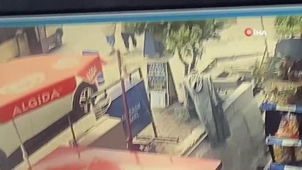 Son Dakika | İstanbul'da pes dedirten olay kamerada: Bir yanda davullu gelin karşılama, diğer yanda yaralı çocuğa müdahale