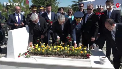 15 Temmuz şehidi polis Fatih Dalgıç mezarı başında anıldı