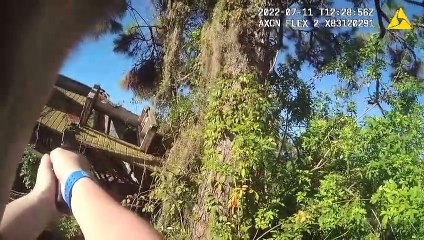 Deux enfants de 12 ans tirent avec un pistolet et se font arrêter par une policière