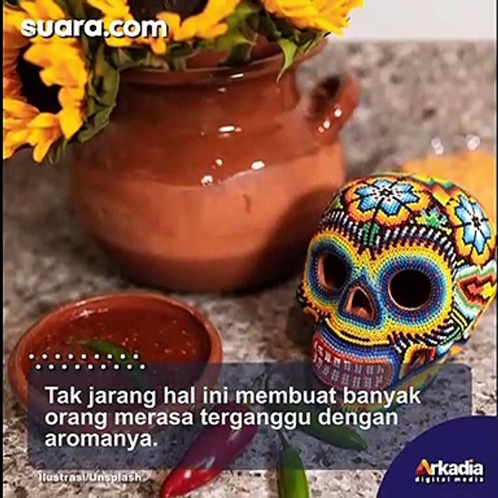 Cara Unik Buat Sambal Terasi, Warganet: Beli Sambal Terasi yang Instan Aja