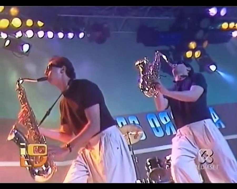 Vanessa Paradis chante "Joe le taxi" en live