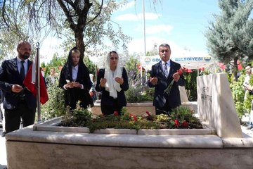 Son Dakika | 15 Temmuz şehitleri mezarları başında anıldı