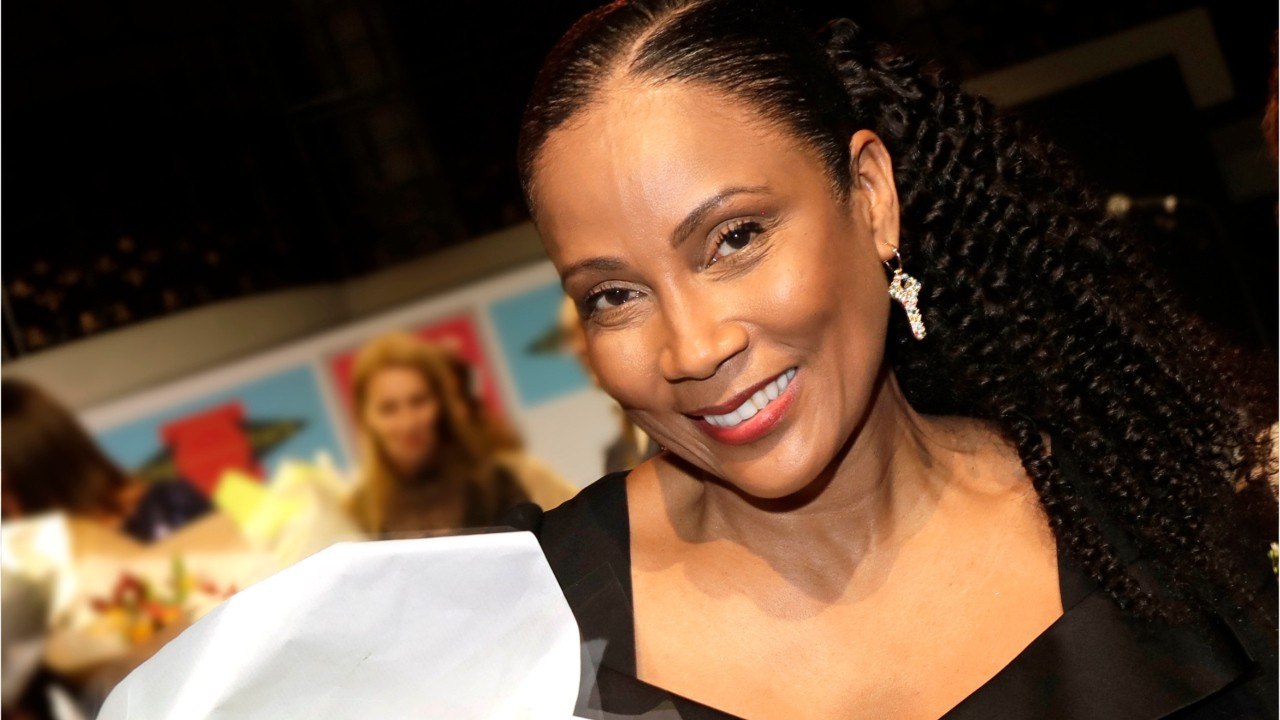 VOICI : « Plus de temps couchée que debout " : Christine Kelly donne de ses nouvelles après son hospitalisation