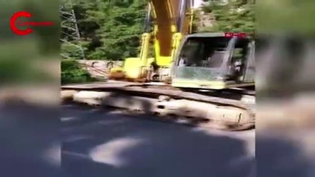 Çorum'da iş makinesiyle düğün konvoyunun önünü kesip bahşiş aldı