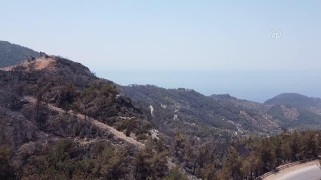 (DRON) - Datça'da yanan ormanlık alanda soğutma çalışmaları sürüyor